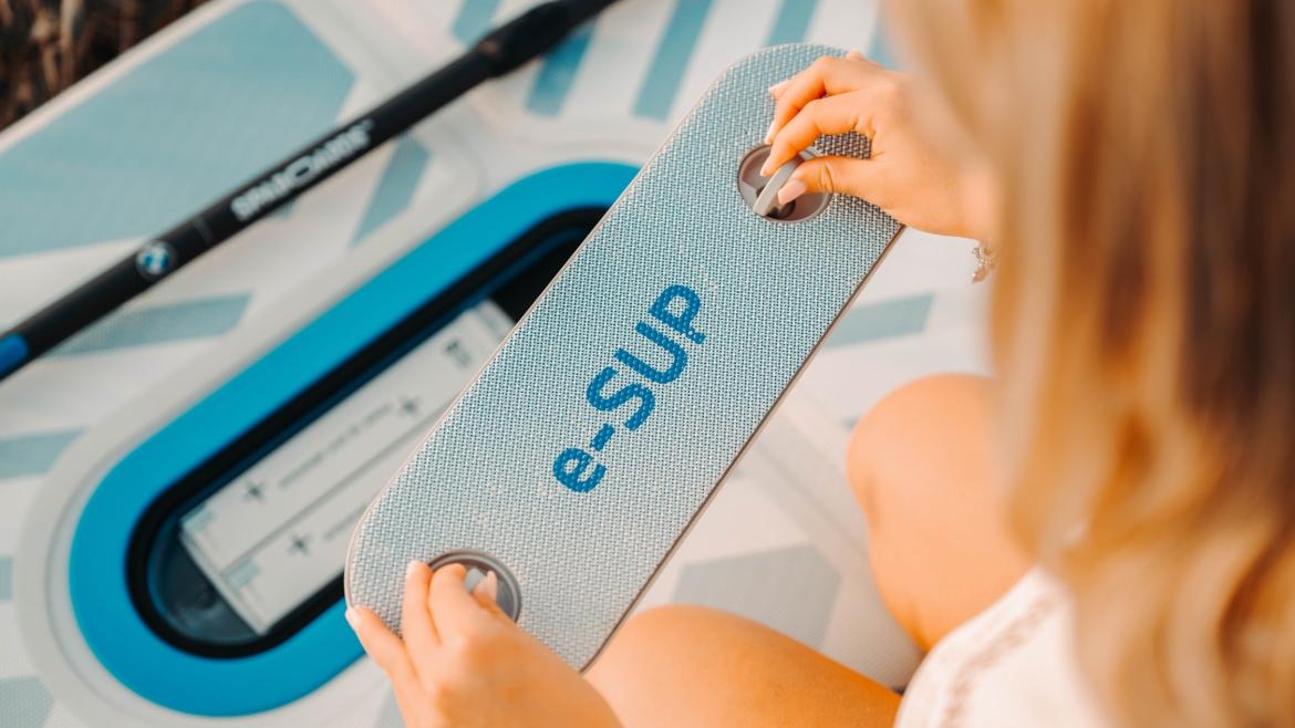Electric paddle