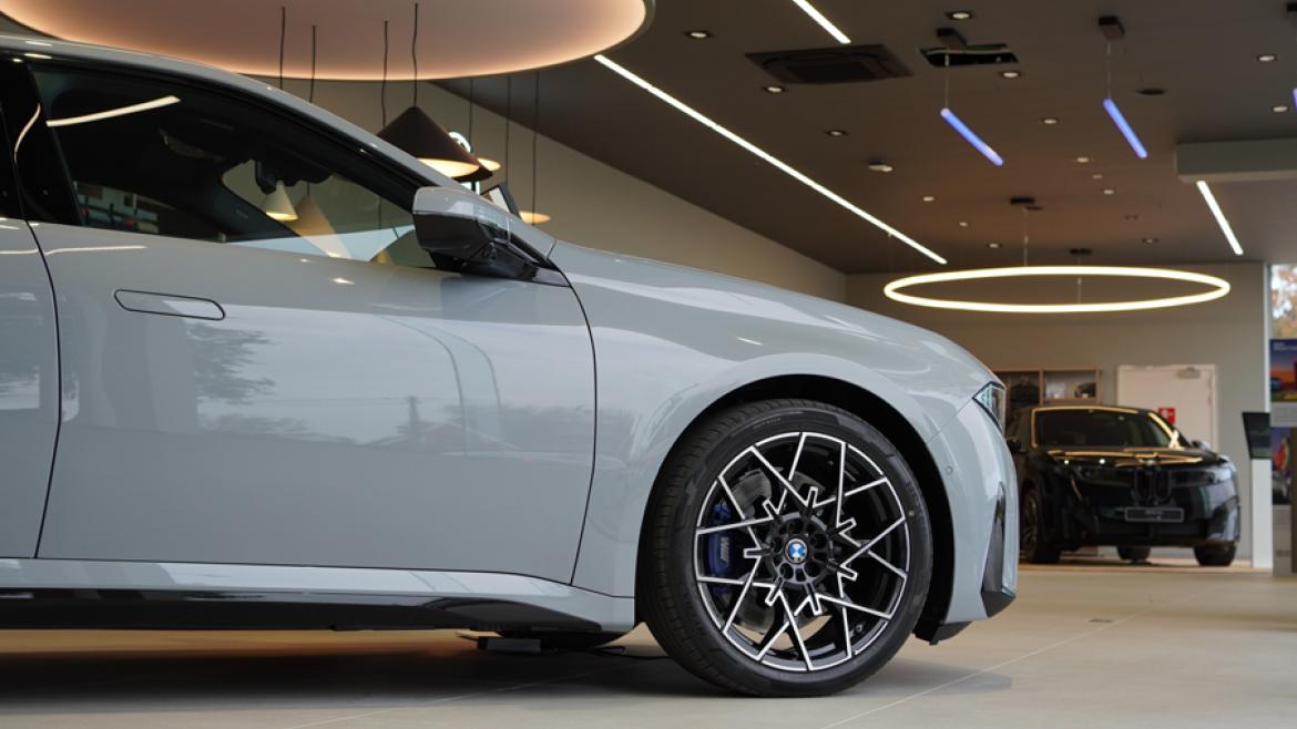 BMW i3 exposée dans le nouveau showroom BMW Bortolin